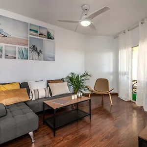 https://lxr-sea-views-puerto-marina-1hab.hotelsinnerja.org